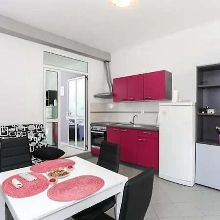 Saulan - One-bedroom *